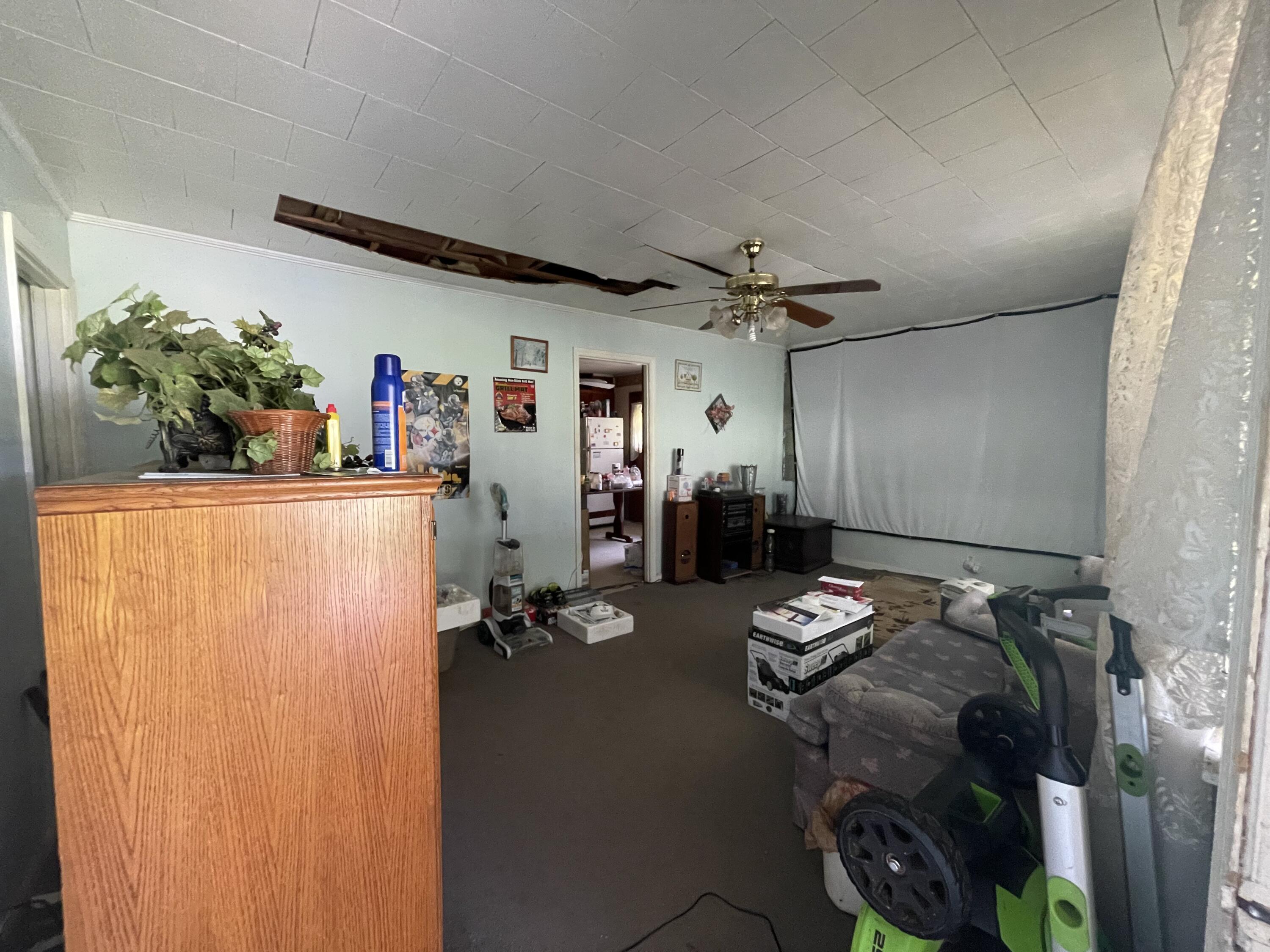1382 Graball Road Tignall, GA 30668 - Photo 11 of 25 Living Room