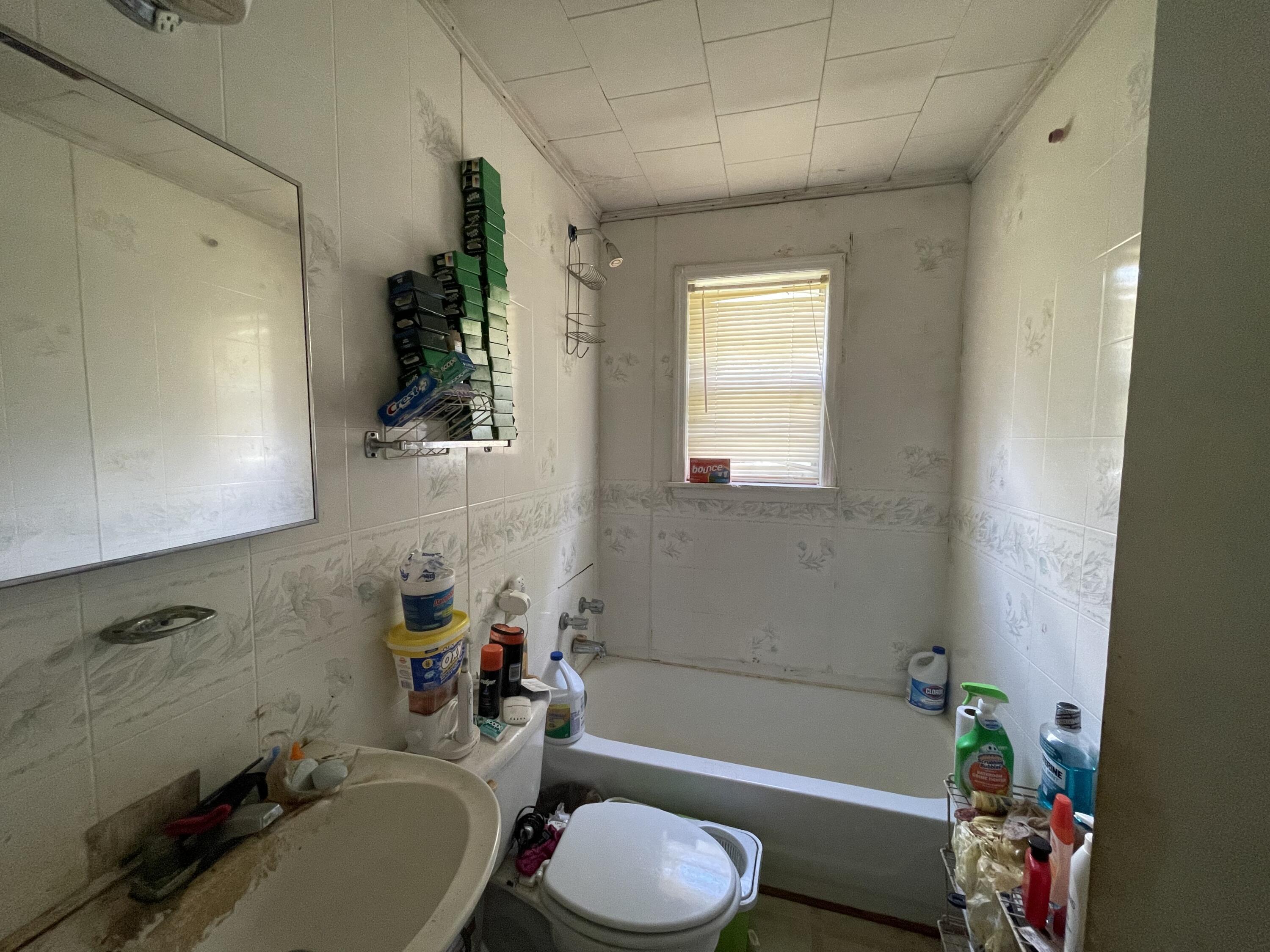 1382 Graball Road Tignall, GA 30668 - Photo 23 of 25 Bathroom