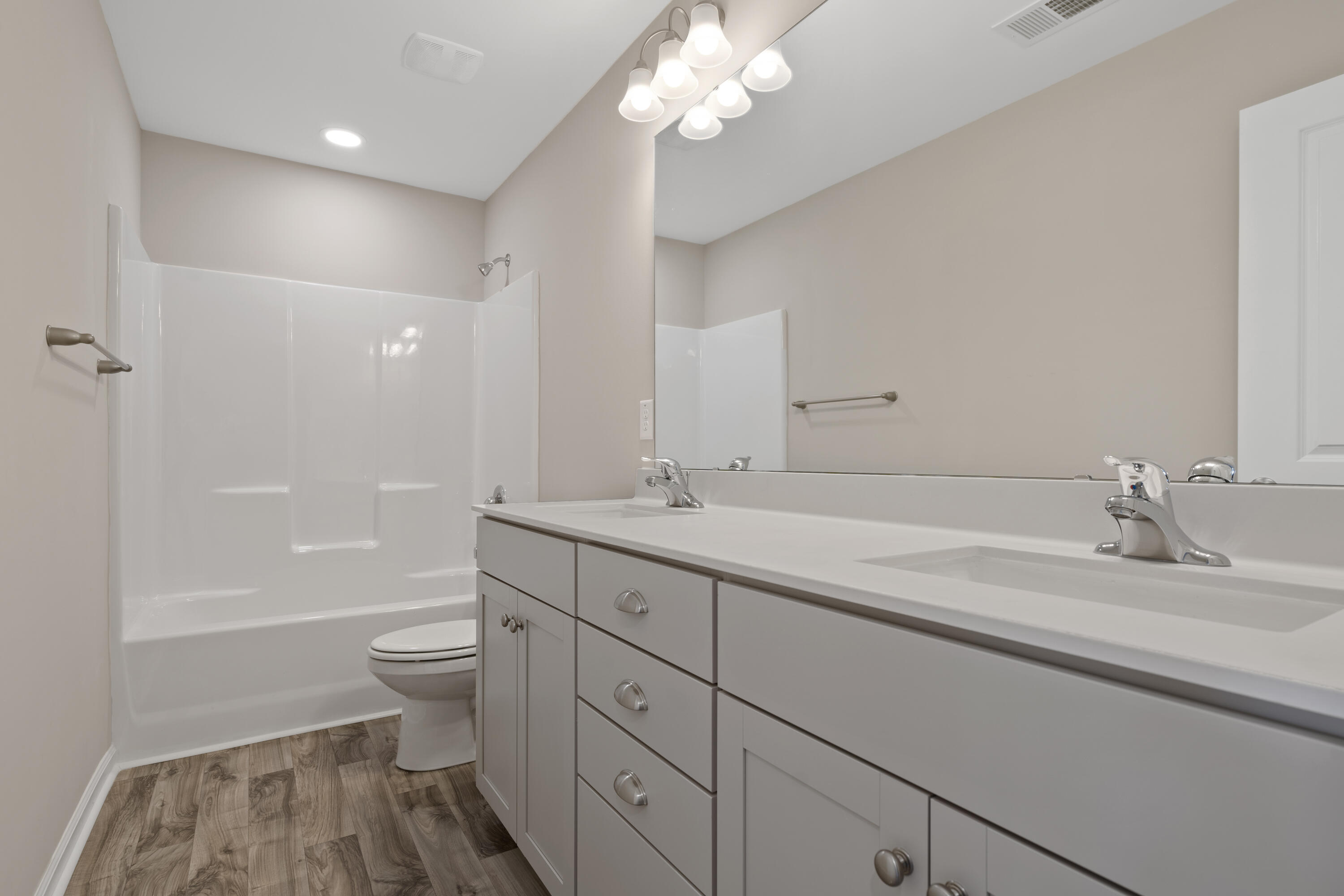 140 Riley Farms Court Summerville, SC 29486 - Photo 20 of 31 SDH03955