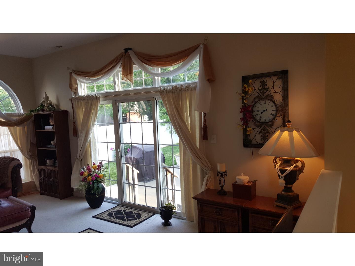 121 Yorktown Road Woolwich Township, NJ 08085 - Photo 12 of 25 Family Room