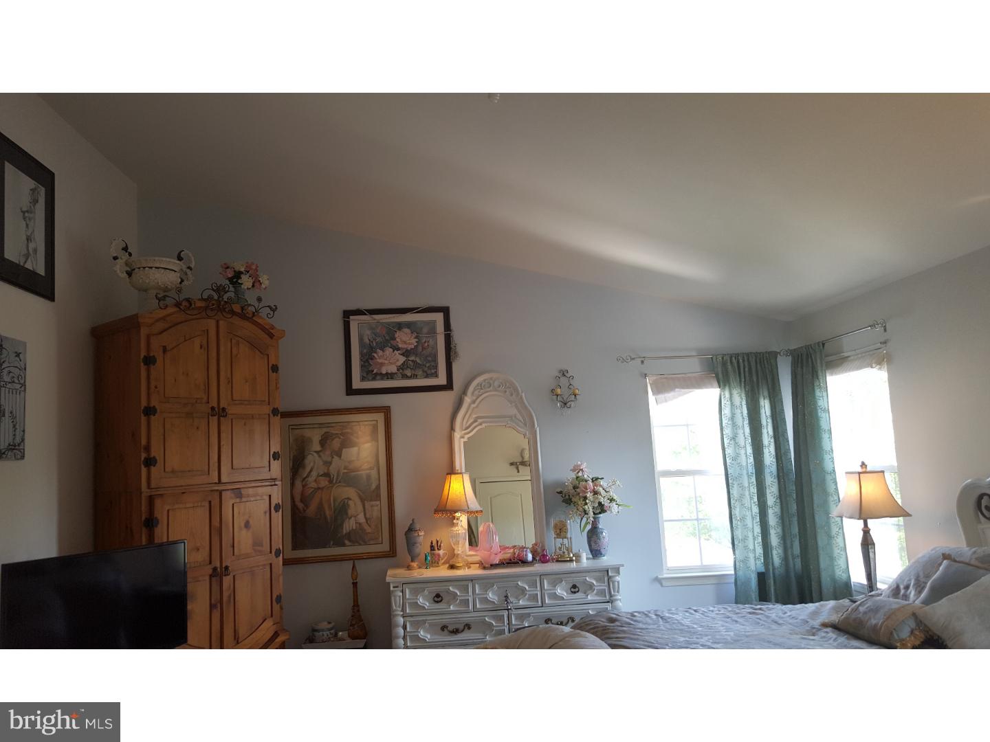 121 Yorktown Road Woolwich Township, NJ 08085 - Photo 15 of 25 Master Bedroom