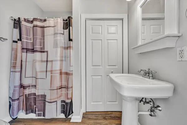 $2,100 | 701 Salem Avenue Southwest, Roanoke, VA 24016