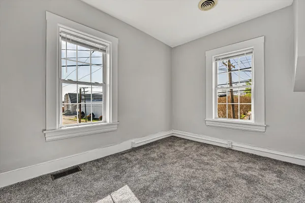 $2,100 | 701 Salem Avenue Southwest, Roanoke, VA 24016