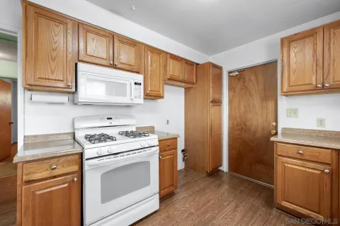 $700,000 | 660 Mills Street, Escondido, CA 92027