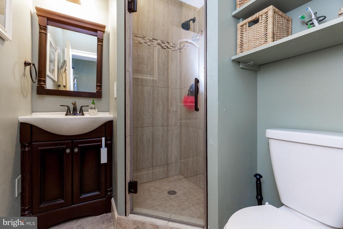 4117 Jones Bridge Road Chevy Chase, MD 20815 - Photo 12 of 29 Bath