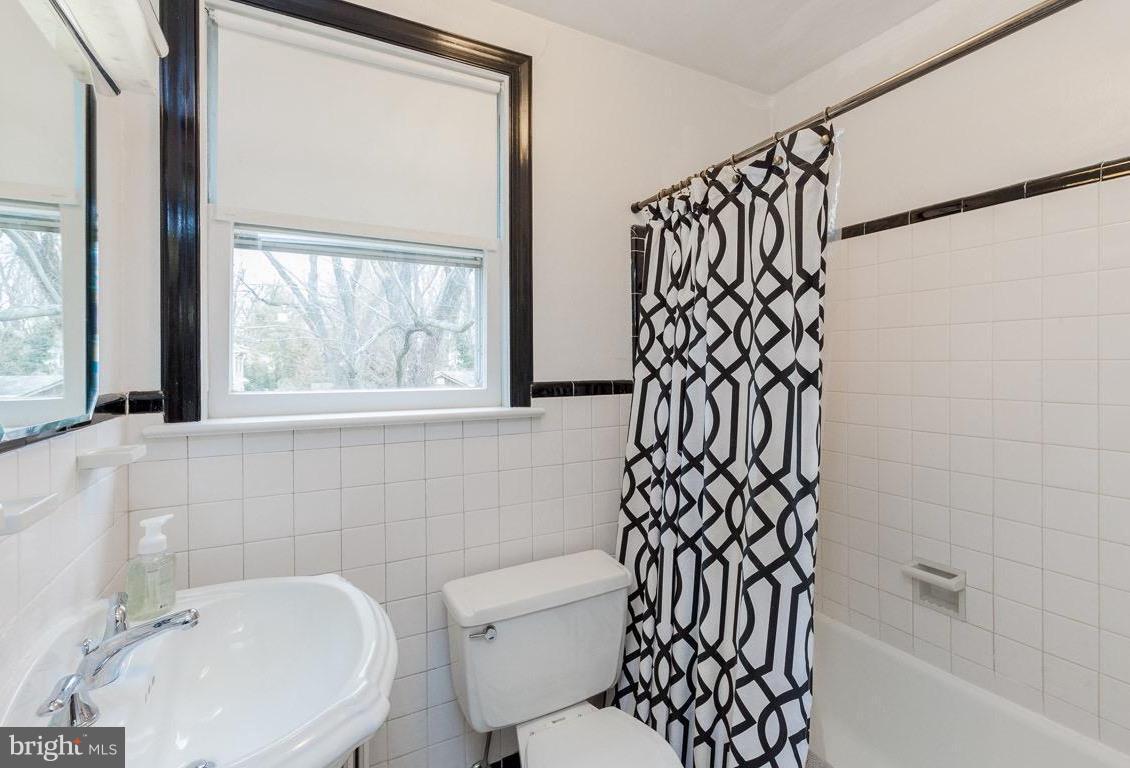 4117 Jones Bridge Road Chevy Chase, MD 20815 - Photo 15 of 29 Bath