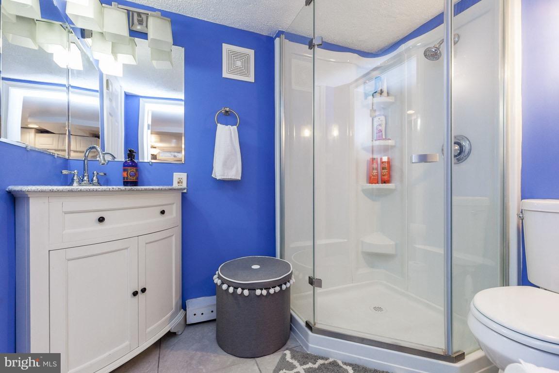 4117 Jones Bridge Road Chevy Chase, MD 20815 - Photo 22 of 29 Bath