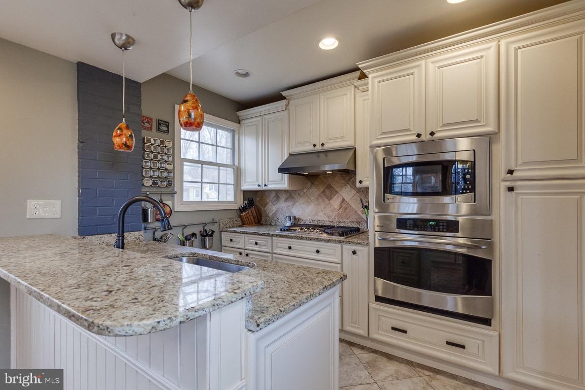 4117 Jones Bridge Road Chevy Chase, MD 20815 - Photo 4 of 29 Kitchen