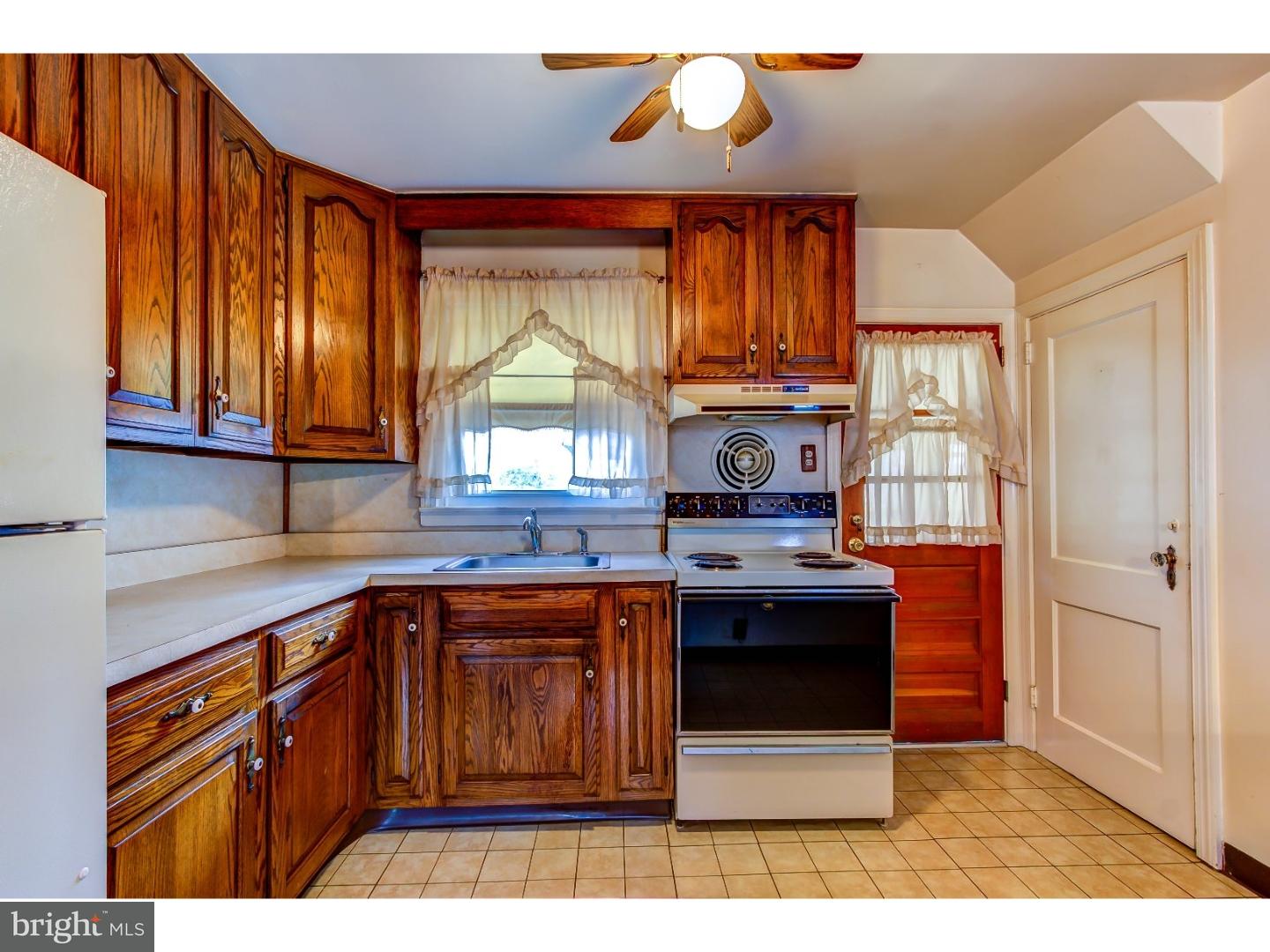 1204 Meadow Road Woodlyn, PA 19094 - Photo 11 of 18 Gallery Image 11