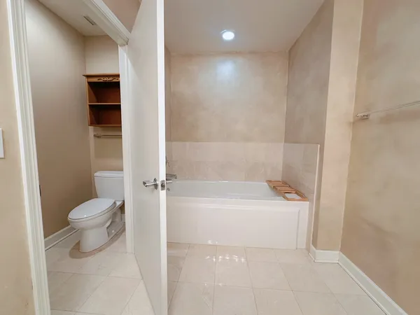 $529,000 | 1335 South Prairie Avenue, Unit 1707, Chicago, IL 60605