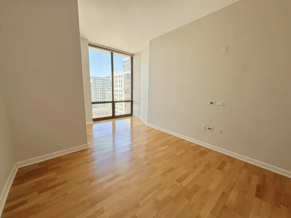 $529,000 | 1335 South Prairie Avenue, Unit 1707, Chicago, IL 60605