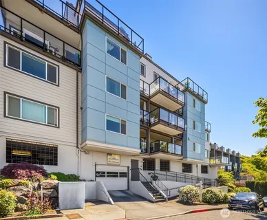 $610,000 | 2040 13th Avenue West, Unit 33, Seattle, WA 98119