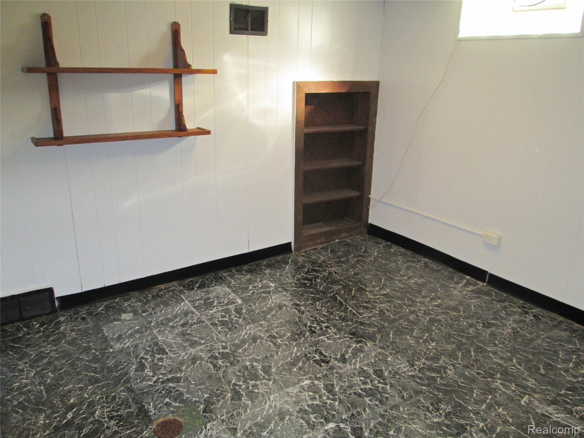 415 Sherbourne Street Inkster, MI 48141 - Photo 22 of 25 Den.jpg