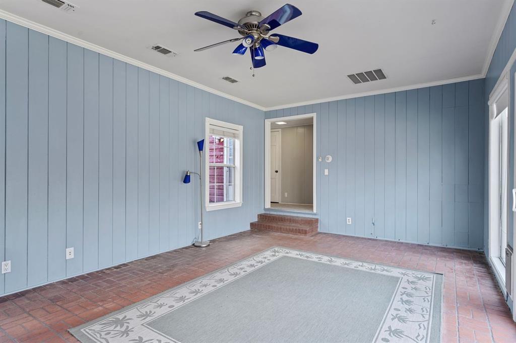 4120 Interstate 30 Campbell, TX 75422 - Photo 12 of 37 Family room