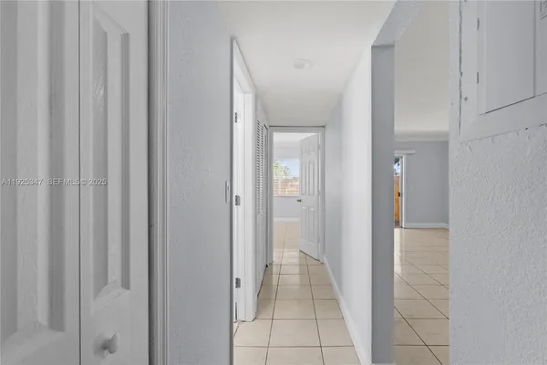 $1,750 | 980 Northeast 170th Street, Unit 118, North Miami Beach, FL 33162