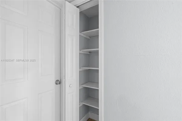 $1,750 | 980 Northeast 170th Street, Unit 118, North Miami Beach, FL 33162