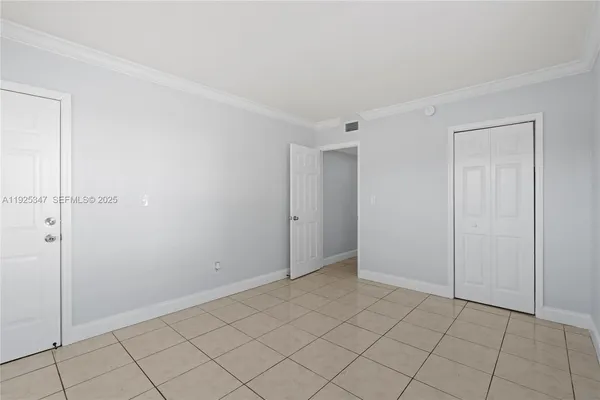 $1,750 | 980 Northeast 170th Street, Unit 118, North Miami Beach, FL 33162