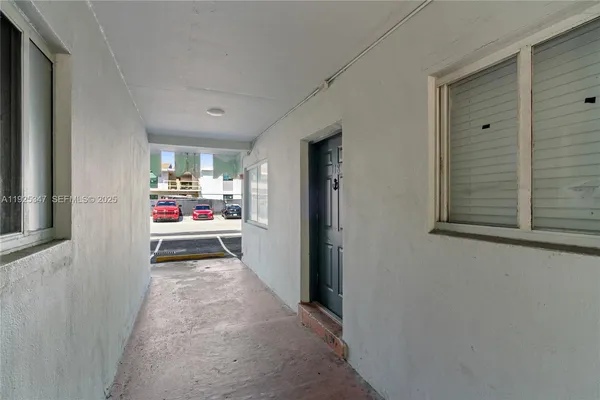 $1,750 | 980 Northeast 170th Street, Unit 118, North Miami Beach, FL 33162