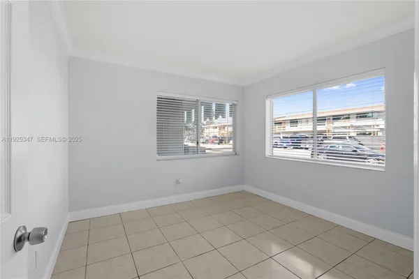 $1,750 | 980 Northeast 170th Street, Unit 118, North Miami Beach, FL 33162