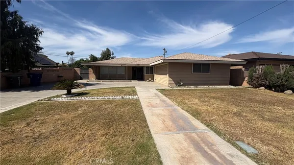 $365,000 | 2004 Julian Avenue, Bakersfield, CA 93304