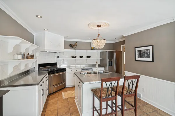 $905,000 | 17490 G-Drive North, Marshall, MI 49068