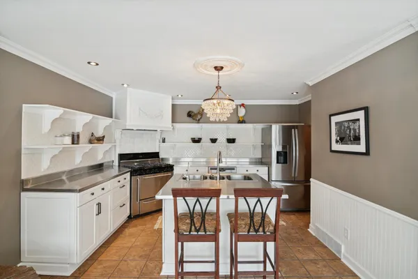 $905,000 | 17490 G-Drive North, Marshall, MI 49068