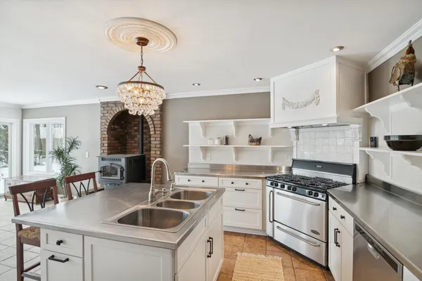 $905,000 | 17490 G-Drive North, Marshall, MI 49068