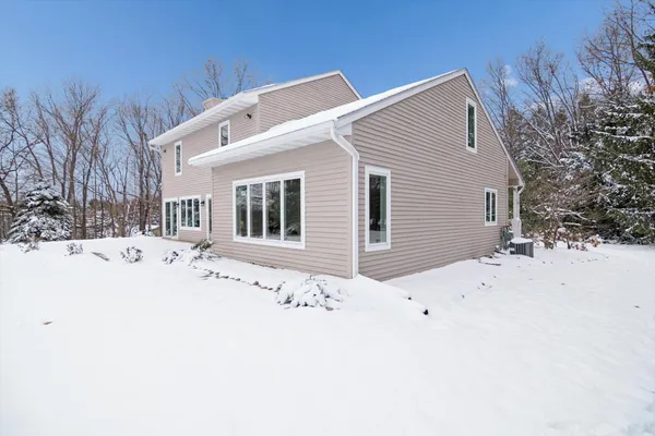 $905,000 | 17490 G-Drive North, Marshall, MI 49068