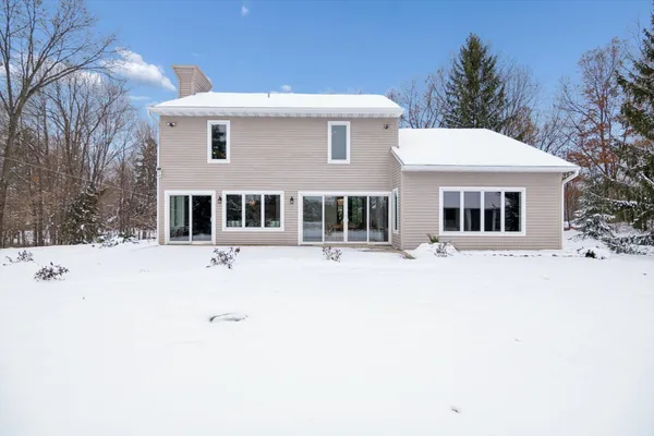 $905,000 | 17490 G-Drive North, Marshall, MI 49068