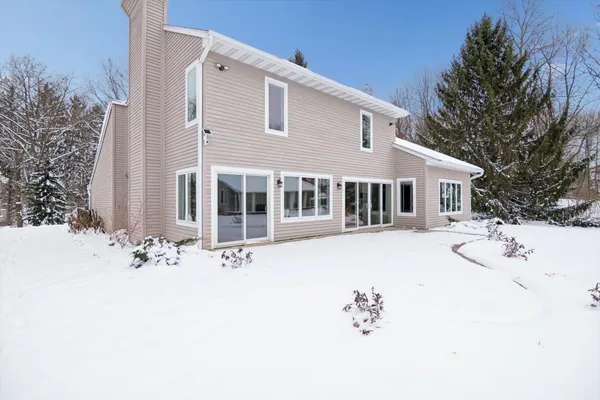 $905,000 | 17490 G-Drive North, Marshall, MI 49068