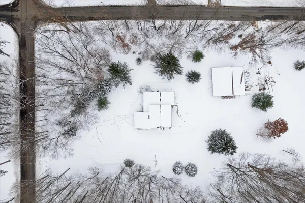 $905,000 | 17490 G-Drive North, Marshall, MI 49068