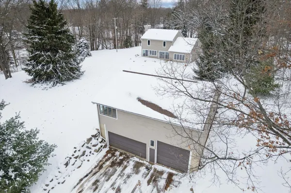 $905,000 | 17490 G-Drive North, Marshall, MI 49068