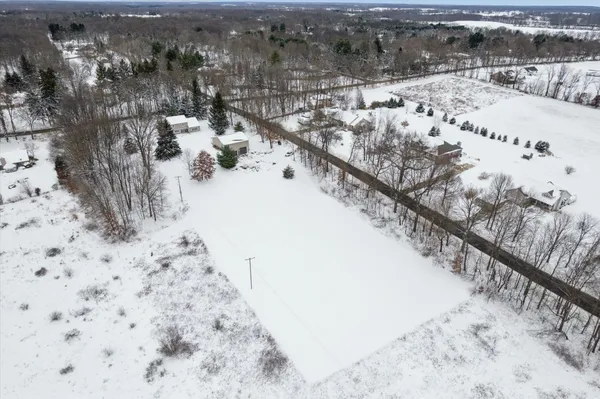 $905,000 | 17490 G-Drive North, Marshall, MI 49068