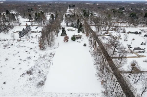 $905,000 | 17490 G-Drive North, Marshall, MI 49068