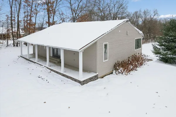 $905,000 | 17490 G-Drive North, Marshall, MI 49068
