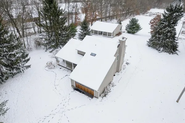 $905,000 | 17490 G-Drive North, Marshall, MI 49068