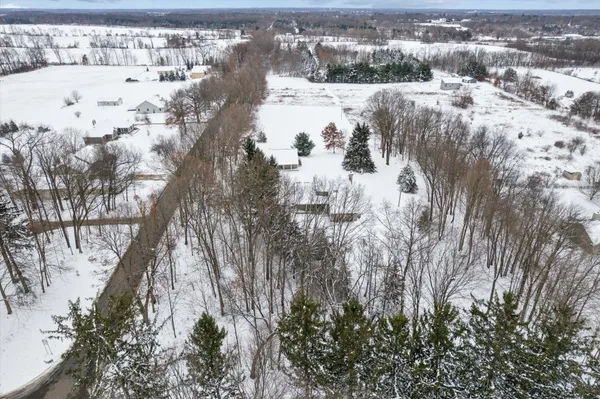 $905,000 | 17490 G-Drive North, Marshall, MI 49068