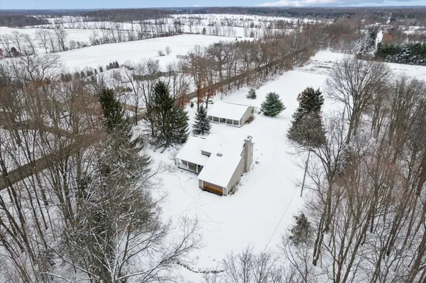 $905,000 | 17490 G-Drive North, Marshall, MI 49068