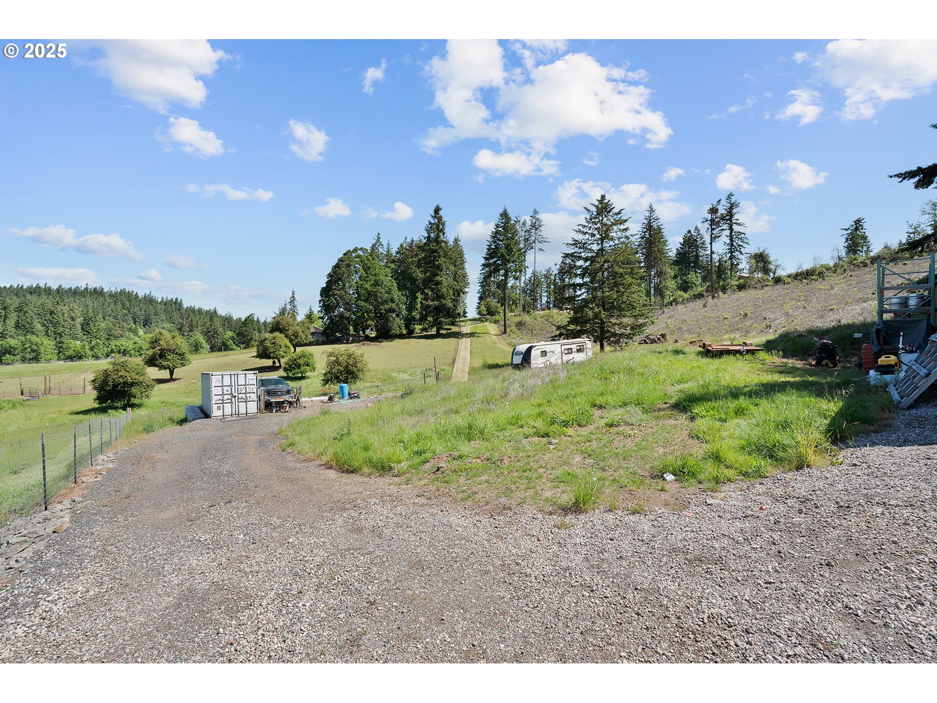 16488 South Bradley Road Oregon City, OR 97045 - Photo 4 of 35