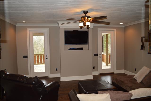 1065 Robin Hood Road Lewisburg, TN 37091 - Photo 6 of 19 Living room