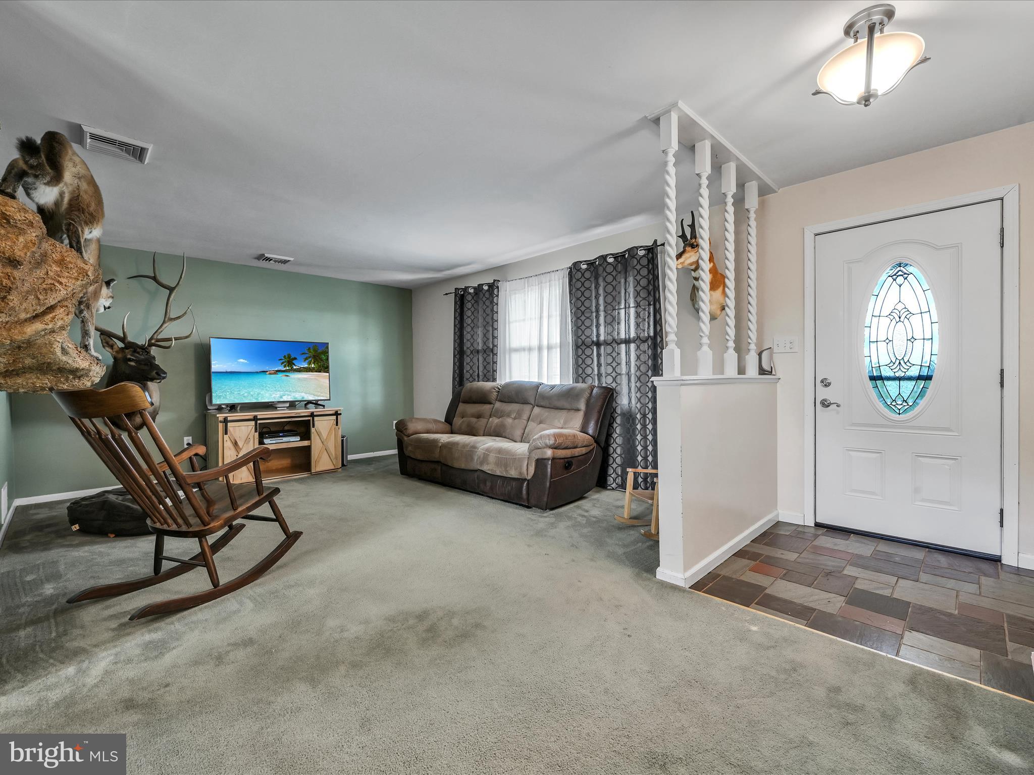 Foyer/Living Room