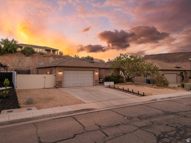 1736 West 680 South St. George, UT 84770 - Photo 2 of 38