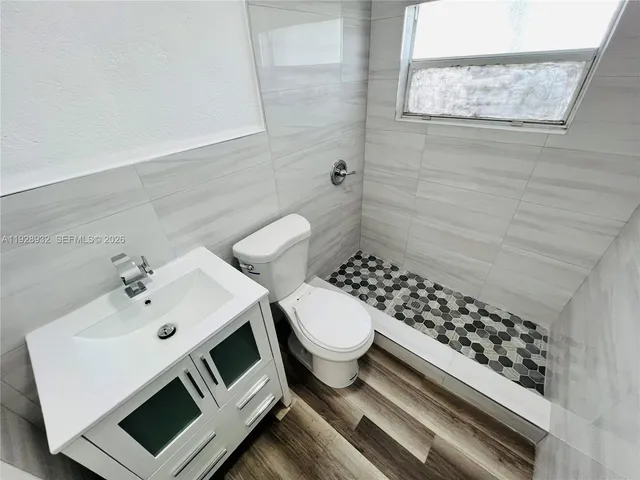 $2,900 | Gladeview, Miami, FL 33147