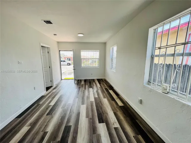 $2,900 | Gladeview, Miami, FL 33147