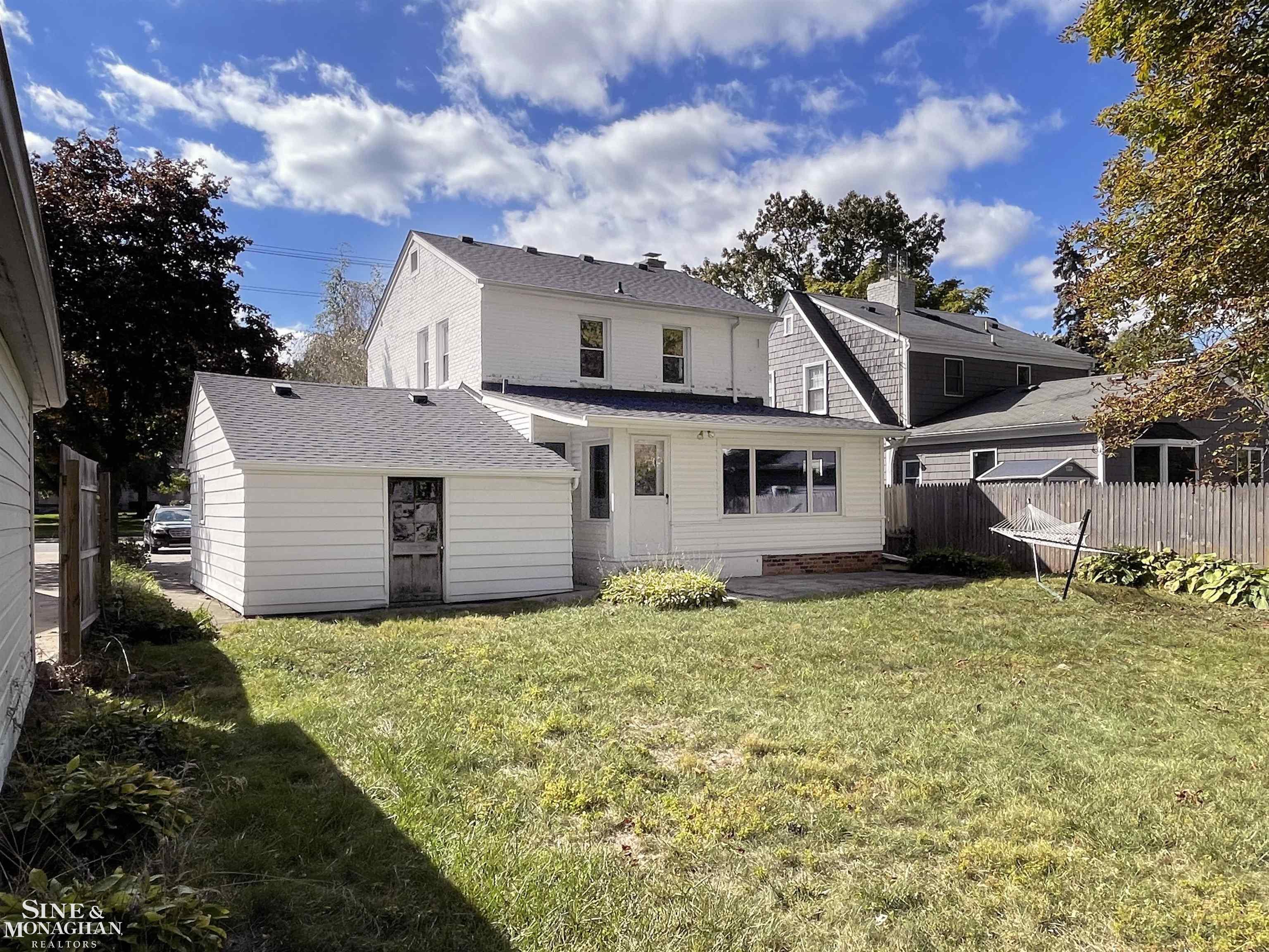 208 Moross Road Grosse Pointe, MI 48236 - Photo 28 of 35 50092814-27.JPG