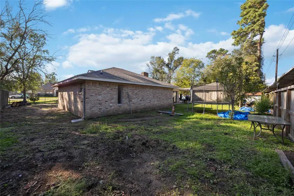 $270,000 | 17626 Wild Oak Drive, Houston, TX 77090