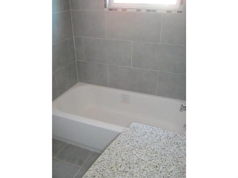 154 Center Street Springdale, PA 15144 - Photo 17 of 24 Full Bath.