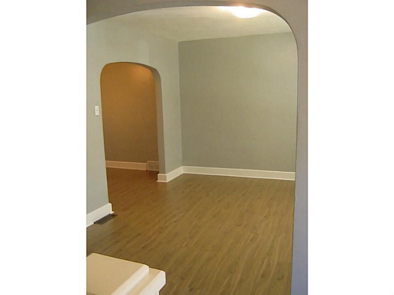 154 Center Street Springdale, PA 15144 - Photo 7 of 24 Living Room.