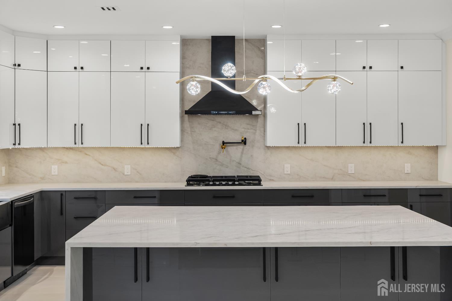 6 Knollwood Road Edison, NJ 08817 - Photo 24 of 44