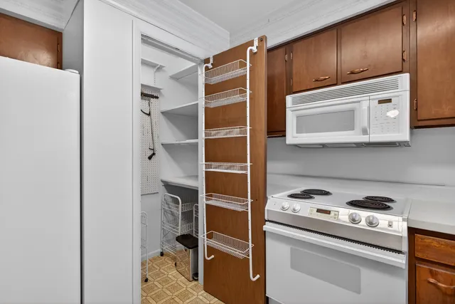 $300,000 | 4934 Warsaw Street, Jackson, MI 49201